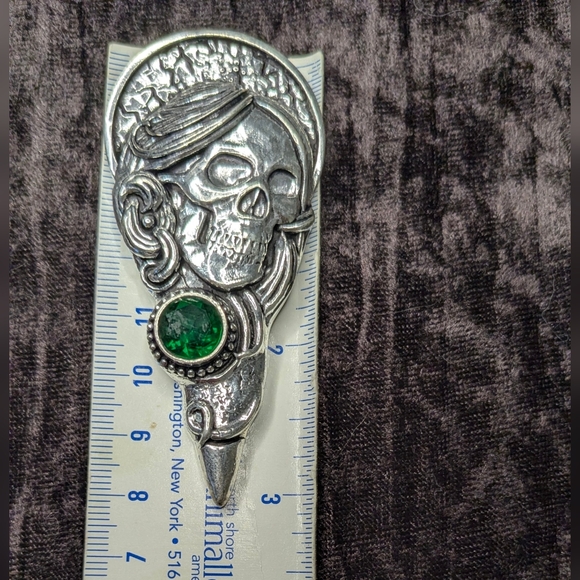 Handcrafted Oversized "La Catrina" Sugar Skull with Green Topaz Pendant - Picture 4 of 11
